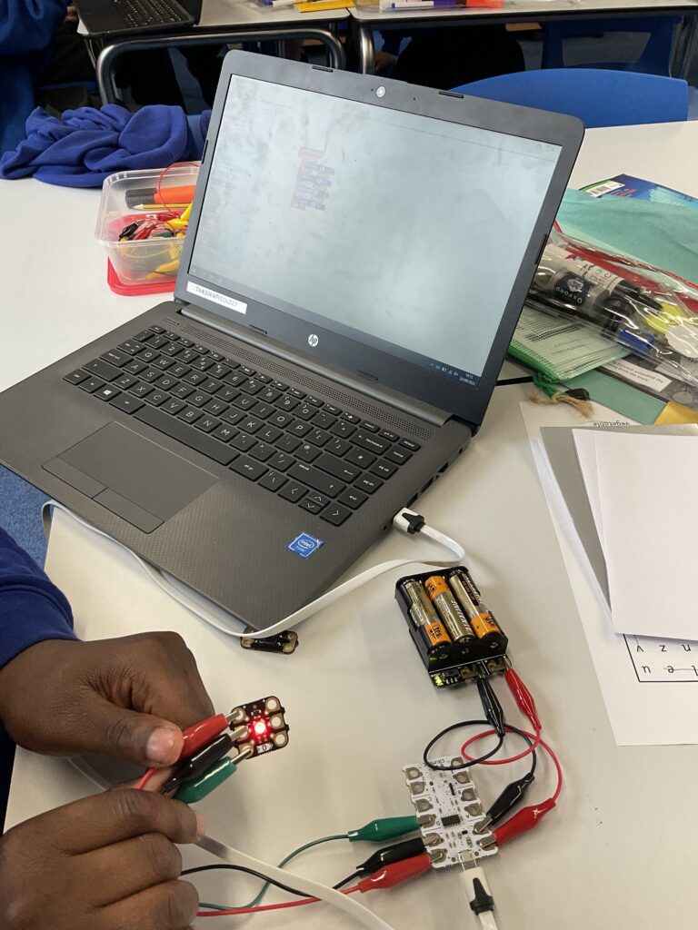 Coding Week @ Ladygrove - AmazingICT